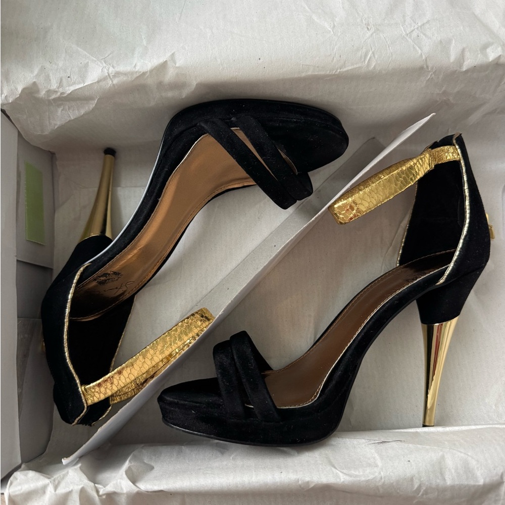 Colin Stuart Black and Gold Heels / 6.5